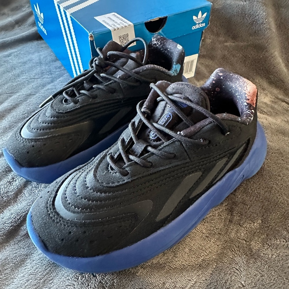 Kids Adidas Ozelia Sneakers